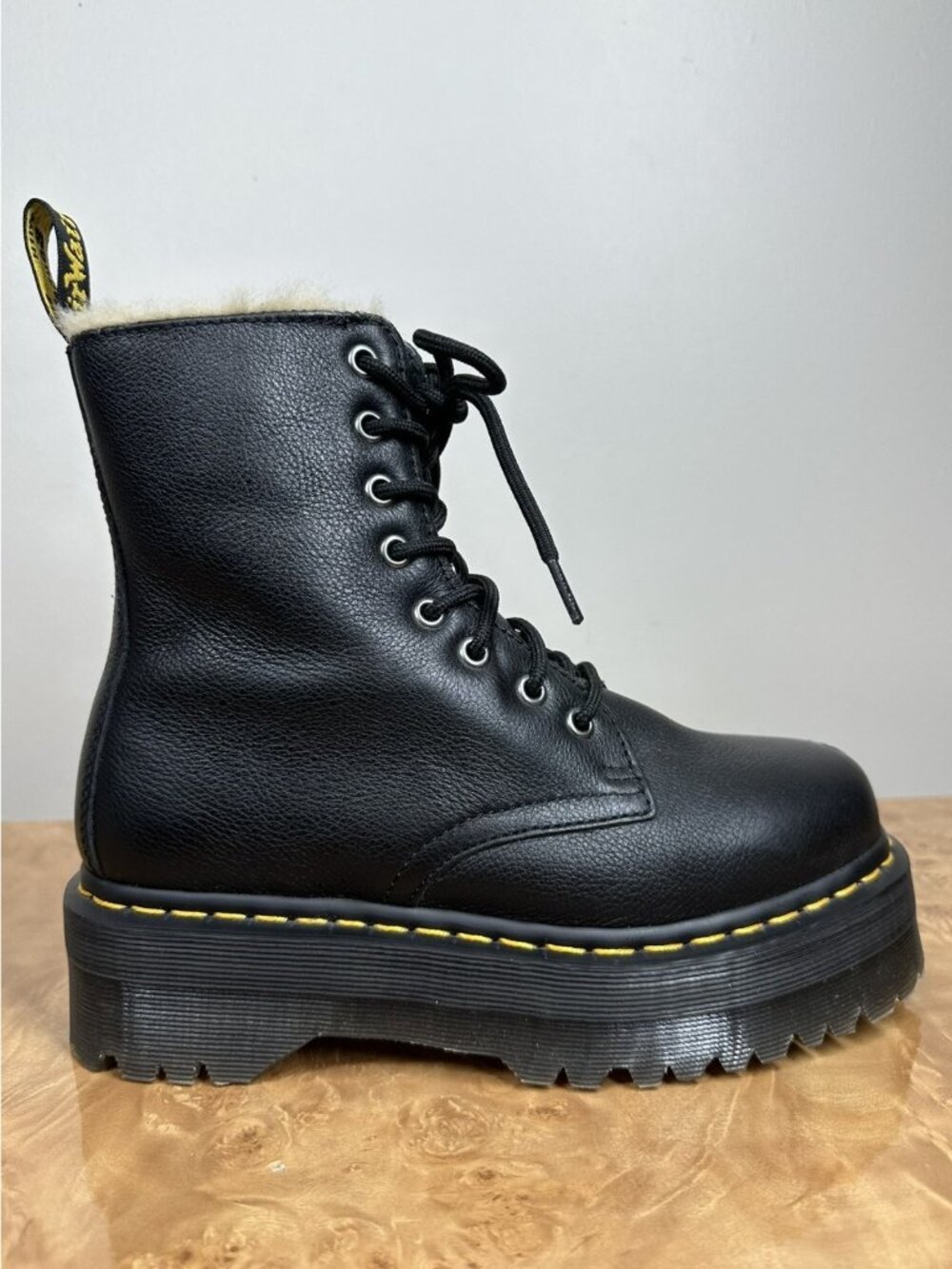 Dr. Martens Jadon Black Leather Faux Fur Lined Platform Combat Boots Womens 7